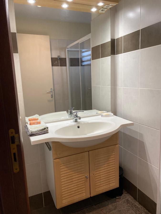 Appartamento Michelle'S Flat By The Sea Noumea Esterno foto